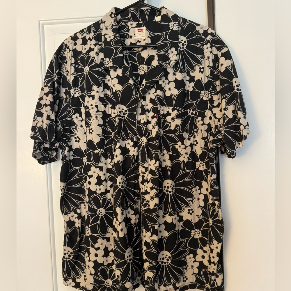 Levi’s Men’s Button Down Shirt Size XL
